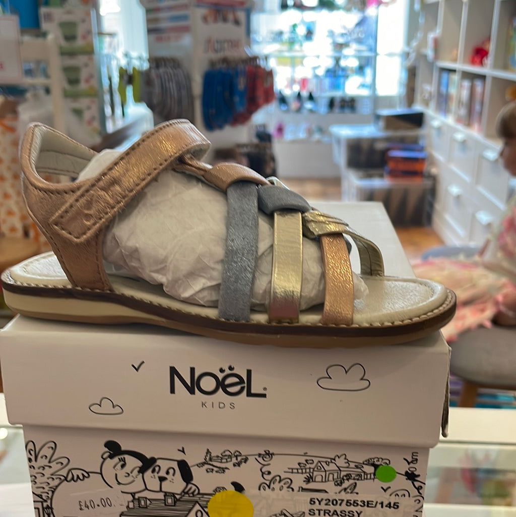 Noel multi sandal - Elves & the Shoemaker