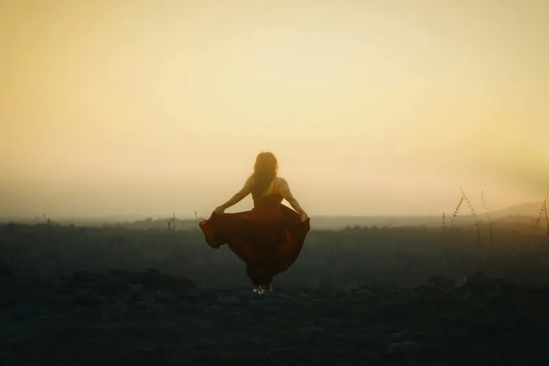 When the Sun Refuses to Sleep: Decoding the Ancient Art of Solstice Dressing